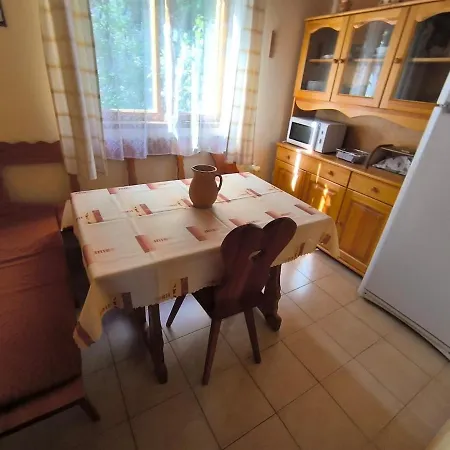 Apartment Maja Chl'aba